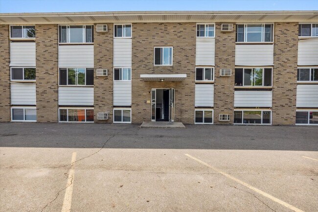 Interior Photo - Skyline Apartments