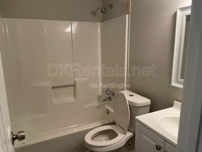 Building Photo - 1092 Dassow Ct