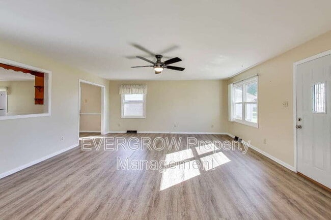 Building Photo - 705 Orchard Ln