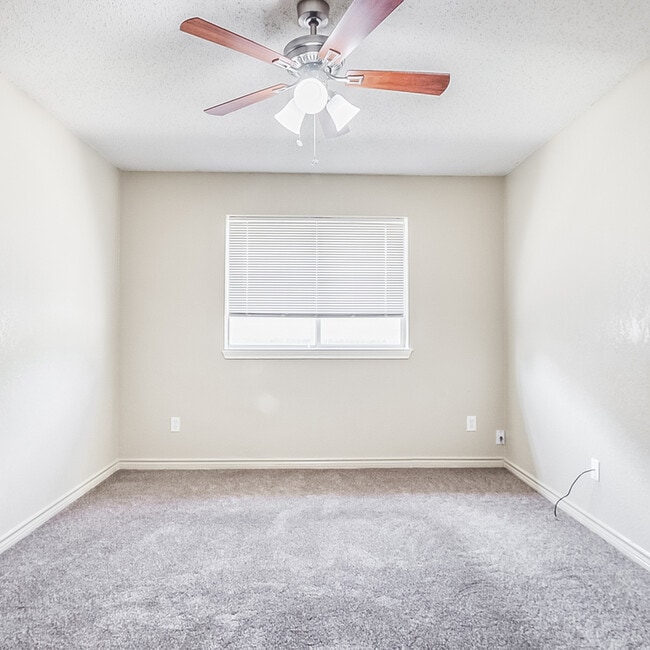 Building Photo - 8040 Texridge Dr
