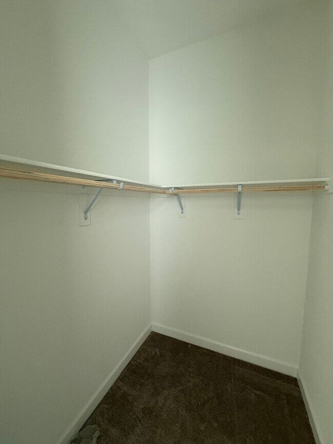 Building Photo - LAKE VIEW