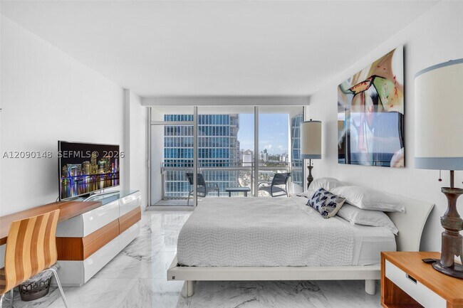 Building Photo - 6801 Collins Ave