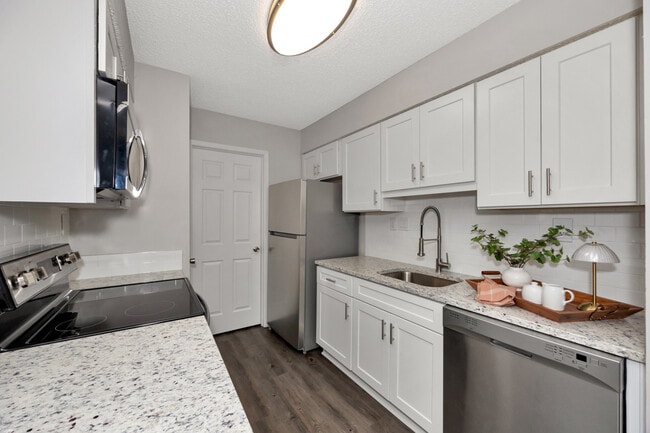 Building Photo - Charleston Oaks Apartments