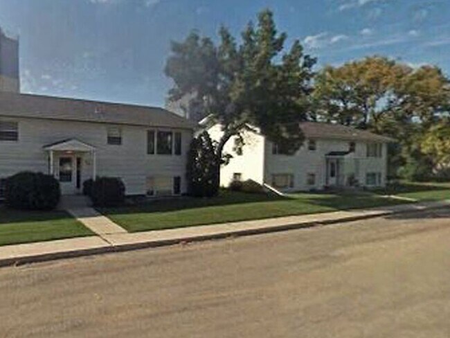 Primary Photo - 406-408 Brander St