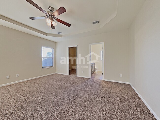 Building Photo - 4009 Fox Run N