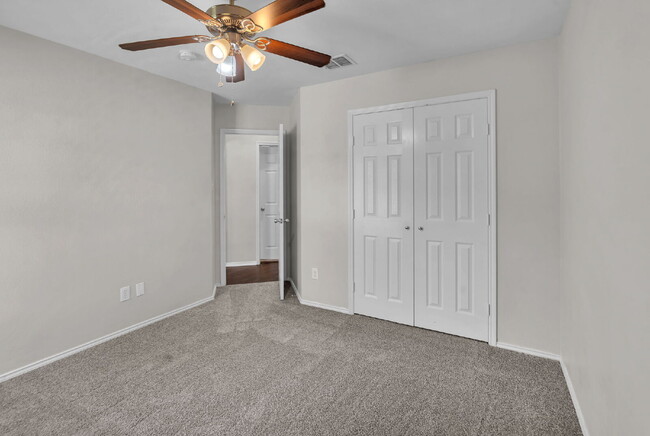 Building Photo - 11829 Gold Creek Dr E