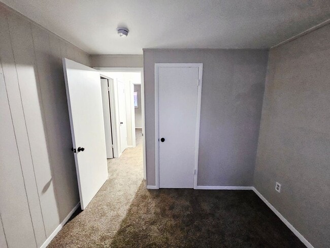 Building Photo - MOVE-IN READY 3bd 1ba Home – Recently Updated!