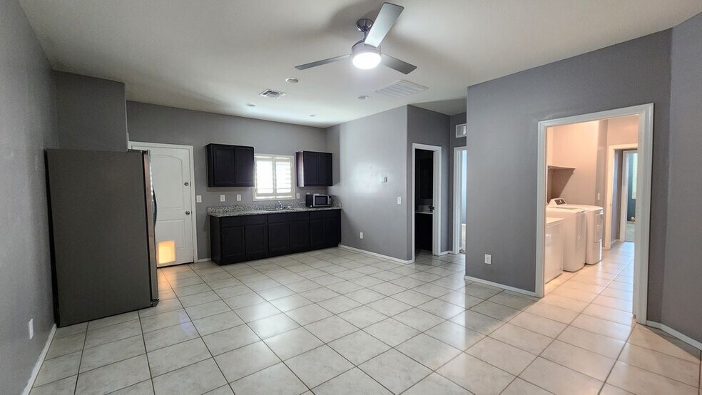Building Photo - 42037 W Quinto Dr