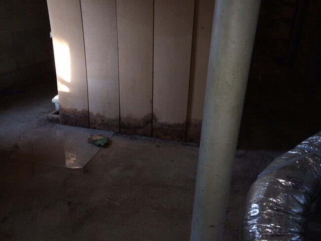 Building Photo - 2716 Wood Dr NE