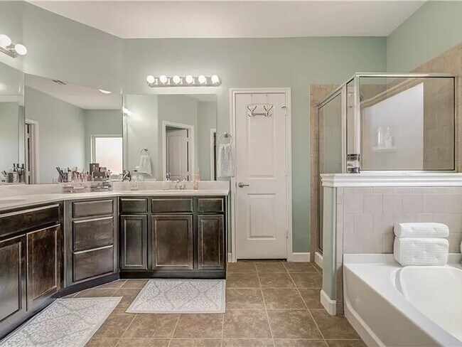 Building Photo - Beautiful 4bed/2.5bath Home Available in Mustang, OK