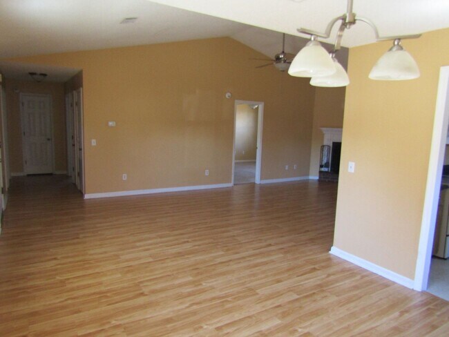 Building Photo - 1201 Desert Storm Dr