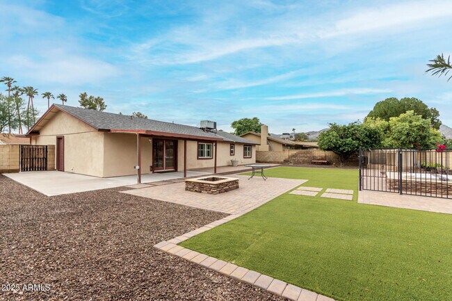 Building Photo - 11825 S Coconino St
