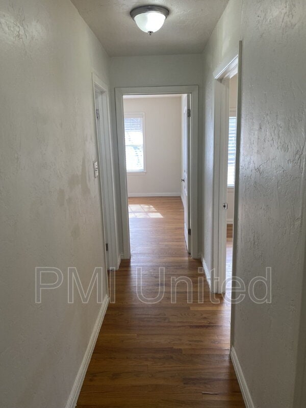 Building Photo - 510 Panhandle St