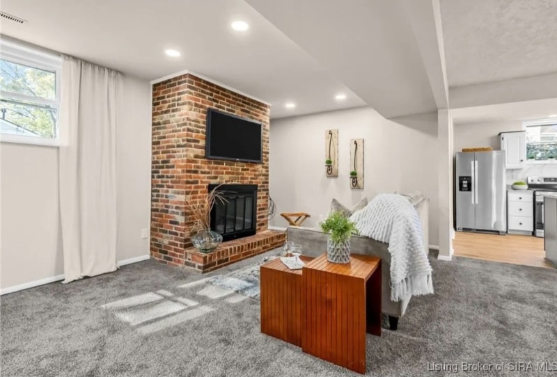 Building Photo - 613 Cherokee Dr