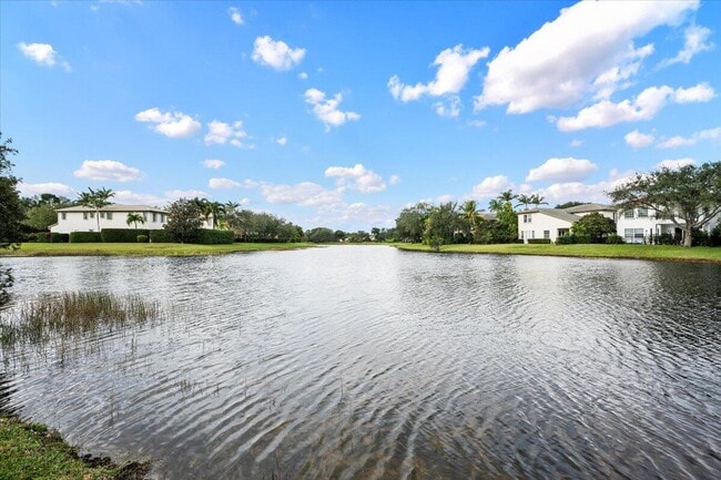 Building Photo - 647 Castle Dr