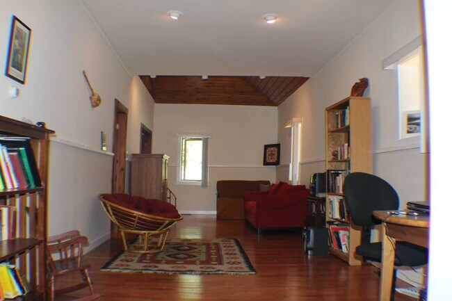 Building Photo - 4 Scenic Rd