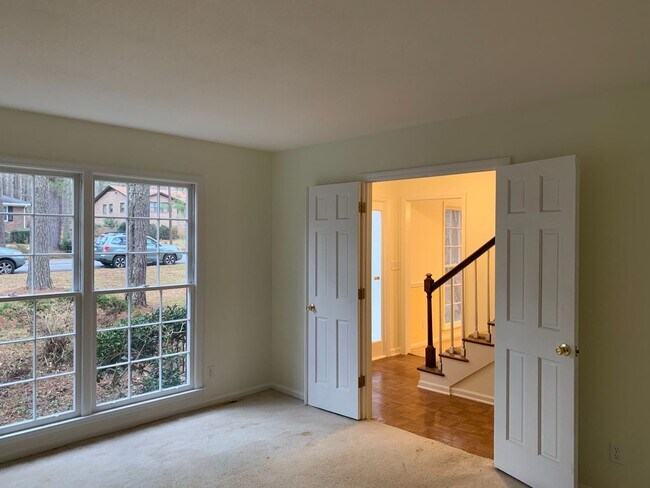 Building Photo - 4 BR 3 BATH in Cedar Creek!