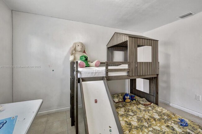 Building Photo - 6729 Camelia Dr