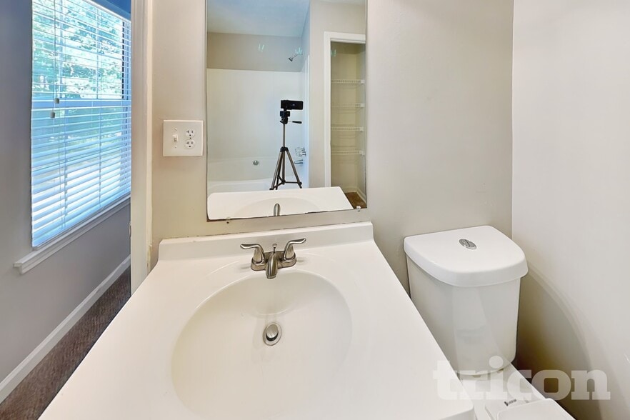 Building Photo - 48 Halehaven Drive Douglasville GA