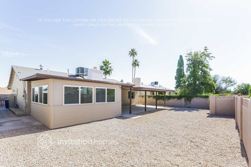 Building Photo - 2047 E Cornell Dr