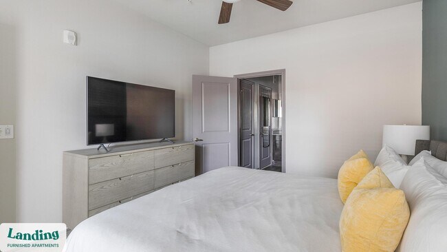 Building Photo - 650 S Main St