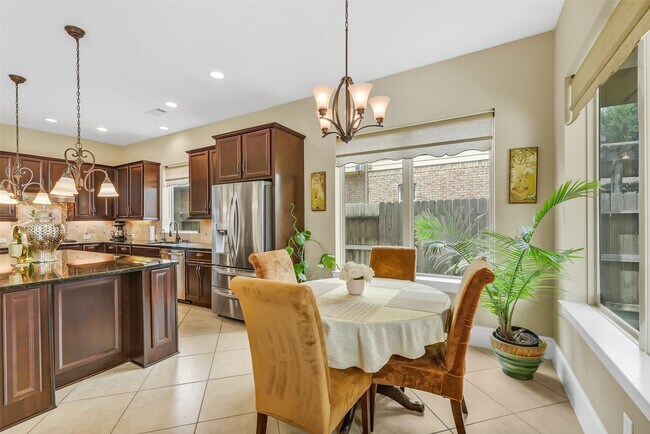 Building Photo - 28606 Rolling Ridge Dr