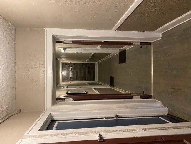 Building Photo - 15395 Linwood St