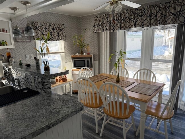 Building Photo - 100 Phelps St