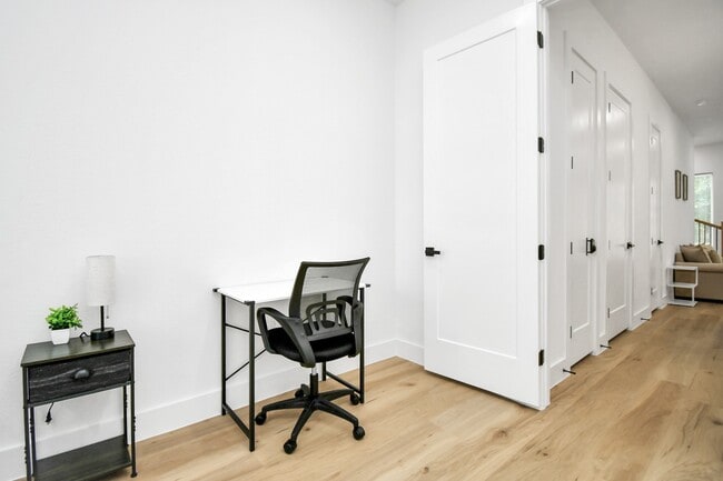 Building Photo - 7129 Sidney St