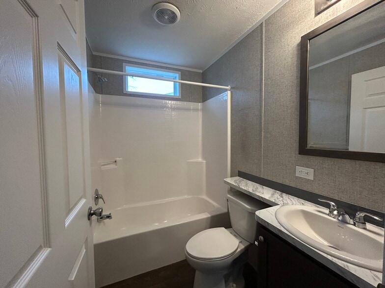 Building Photo - 2361 Oakgrove Dr