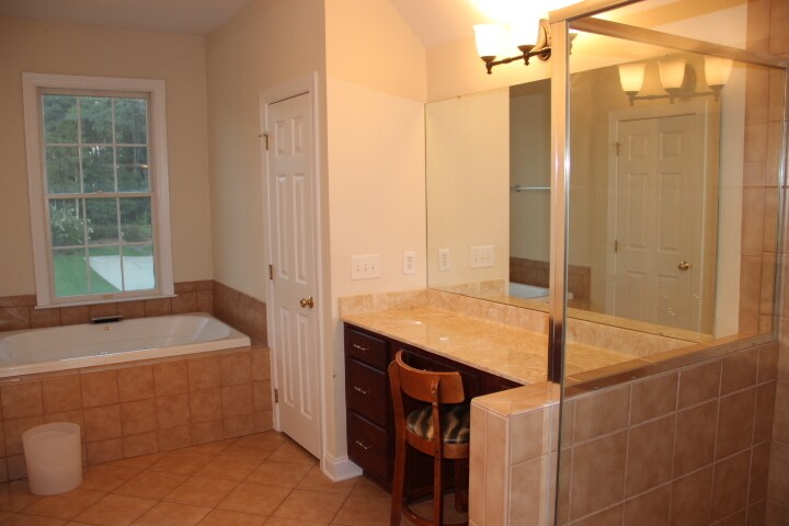 Building Photo - 5009 Groves Edge Ln