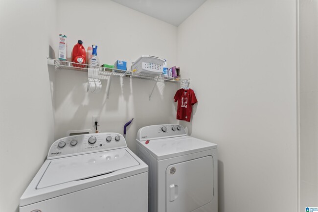 Building Photo - 991 Archers Trail N