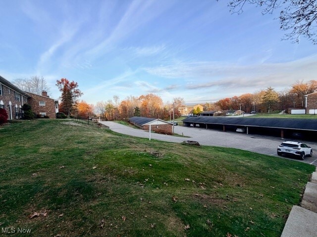 Building Photo - 6930 Carriage Hill Dr