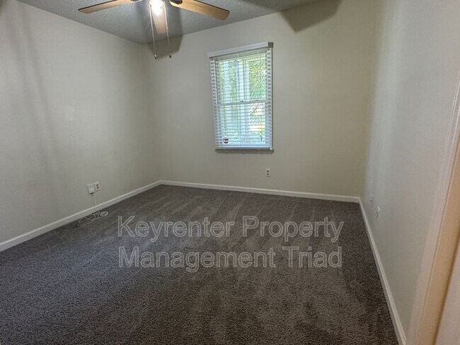 Building Photo - 1520 Kenwalt Dr
