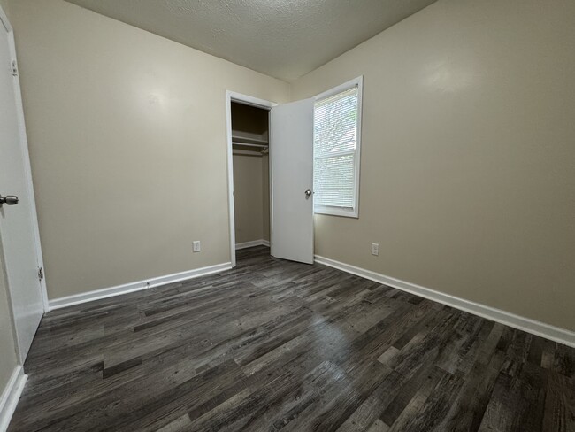 Building Photo - 110 Whispering Pines Terrace