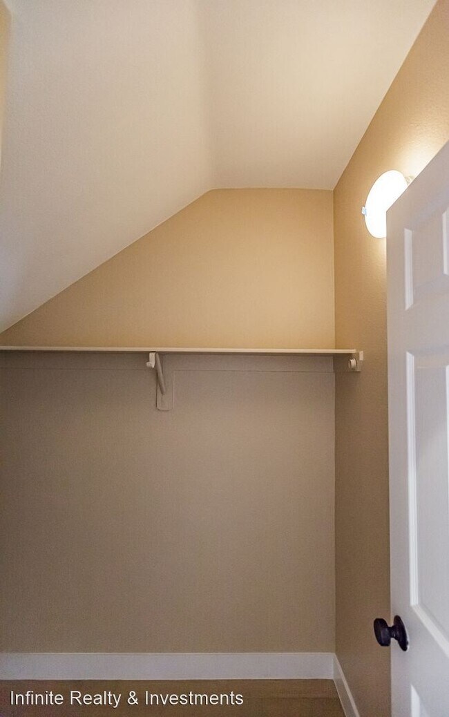 Building Photo - 3 br, 2.5 bath House - 10036 Bonterra Ave