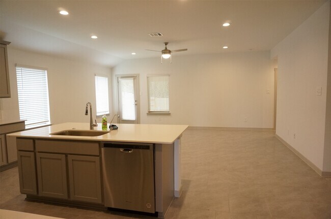 Building Photo - 3966 Canyon Shore Ln