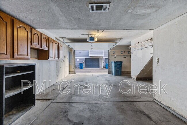 Building Photo - 11634 E Bayaud Dr