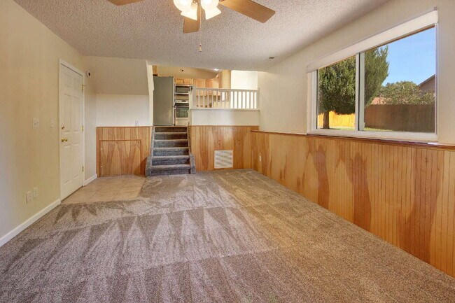 Building Photo - Charming Colorado Springs Rental in Top Ra...