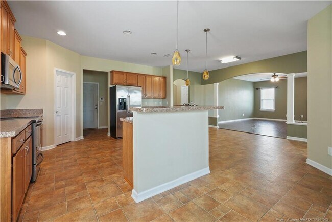 Building Photo - 415 Highgrove Dr