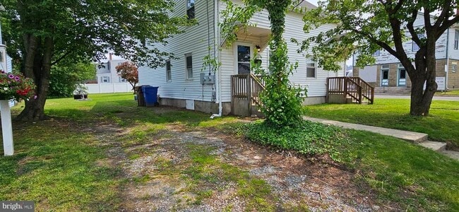 Building Photo - 520-522-522 2nd St