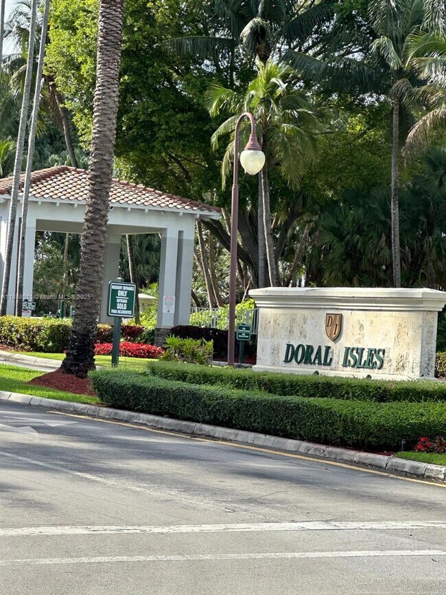 Primary Photo - 6444 NW 109th Ave