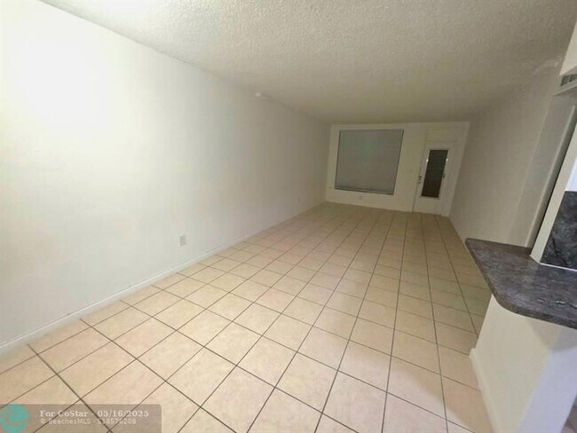 Primary Photo - 1150 Euclid Ave