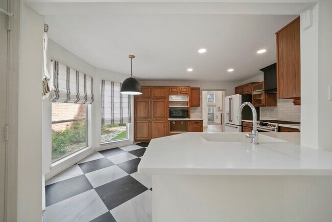 Building Photo - 31 Silver Canyon Pl