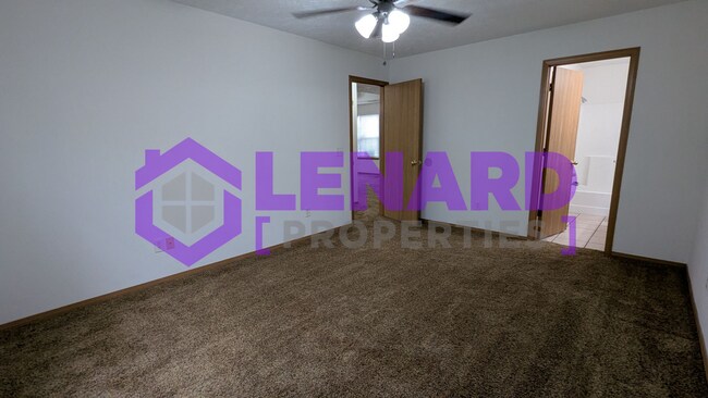 Building Photo - 4433-4435 W LaSiesta St