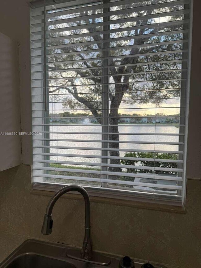 Building Photo - 2470 SE 15th Pl