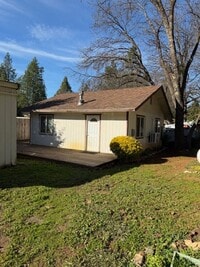 Building Photo - Pine Grove Home