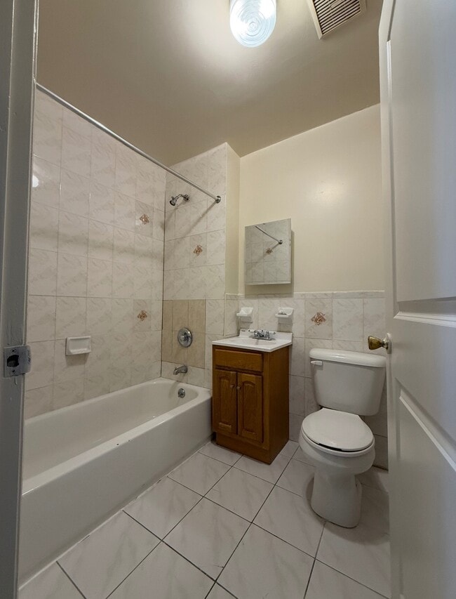 Building Photo - 22-92 Nameoke Ave