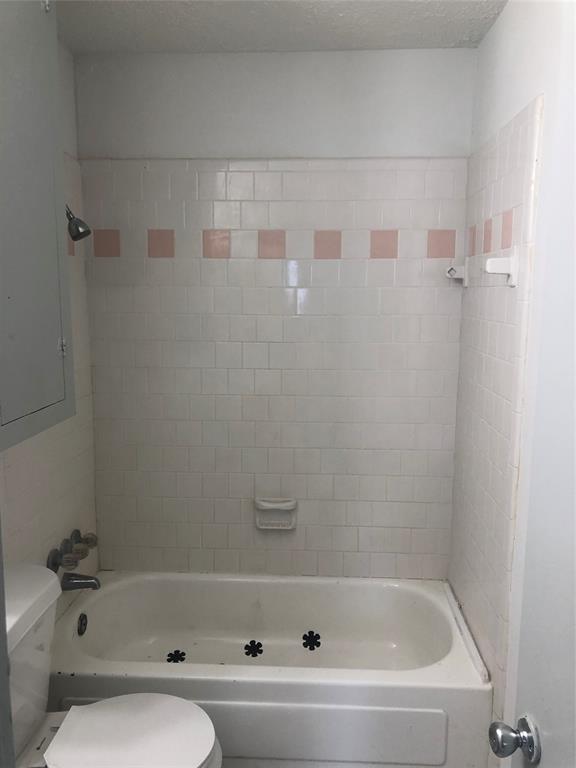 Building Photo - 404 James