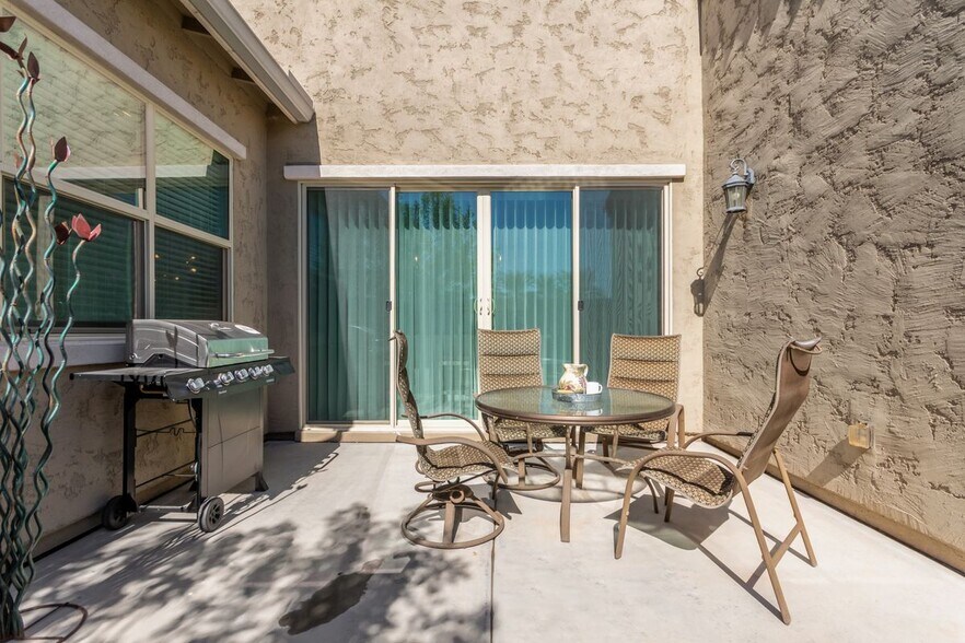 Building Photo - 1914 N 140th Ave